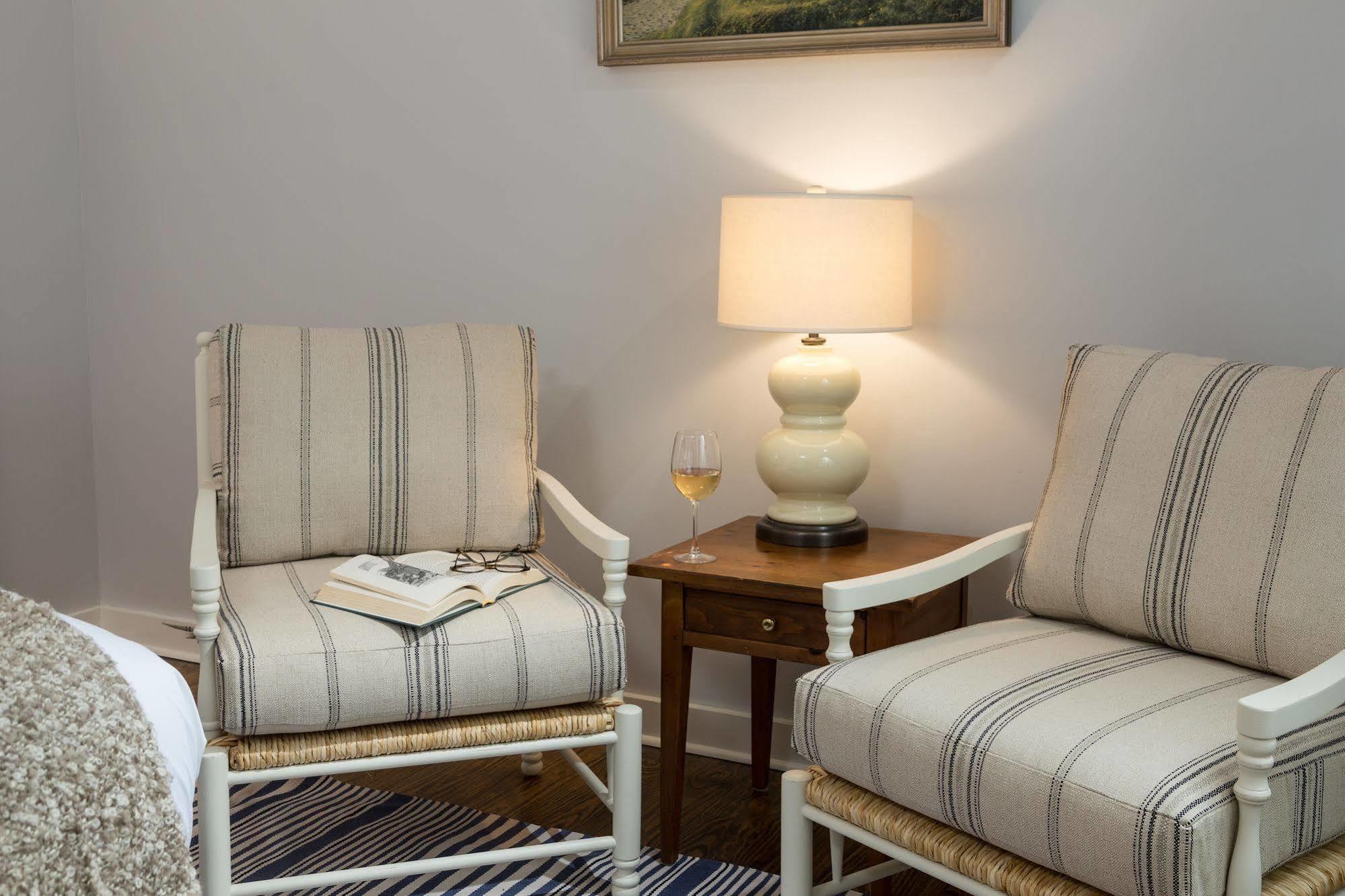 Couette-café Brass Lantern 4*